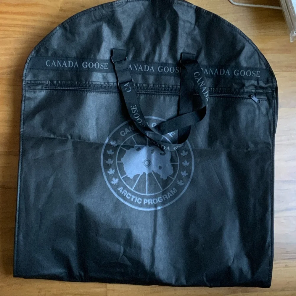 Canada Goose Black Garment Bag with Logo BLACK Canada Goose garment bag